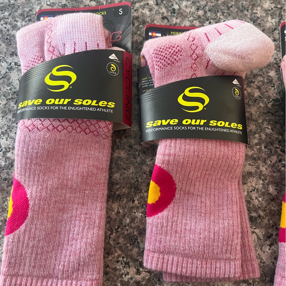 Save our Soles Women’s NWT Colorado Summit Cranberry Cycling Socks Small